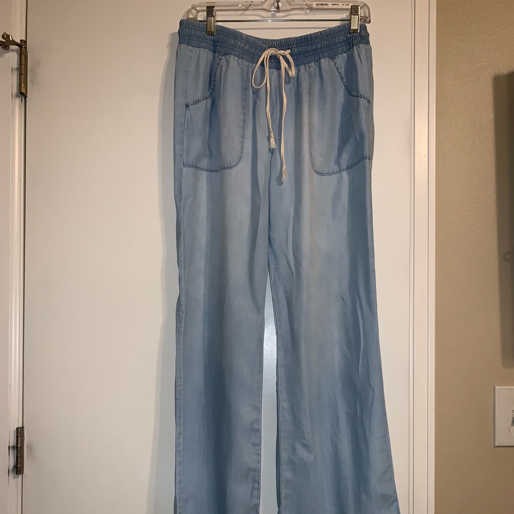 Slide and Stitch light wash drawstring “Jeans”